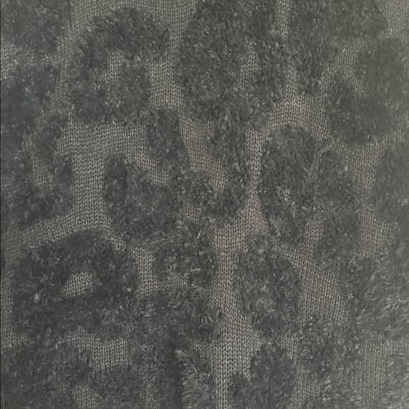 Fuzzy Pattern Cardigan - Picture 7 of 7